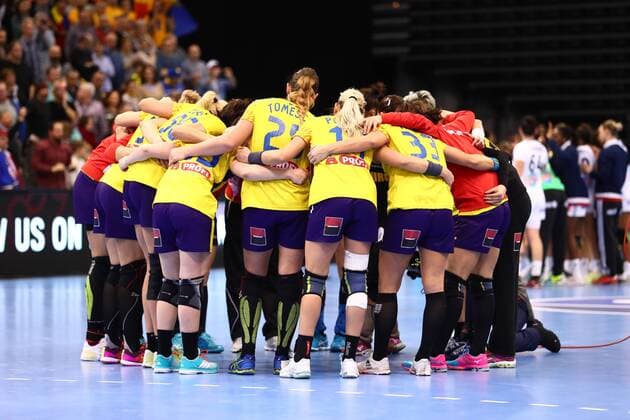 Mannschaftskreis der Rumaenninen, Frankreich vs Rumaenien, IHF Frauen Handball Weltmeisterschaft, 08.12.2017, Fotograf Neis Eibner Trier Copyright: xNeisx Eibner-Pressefotox EP_ans