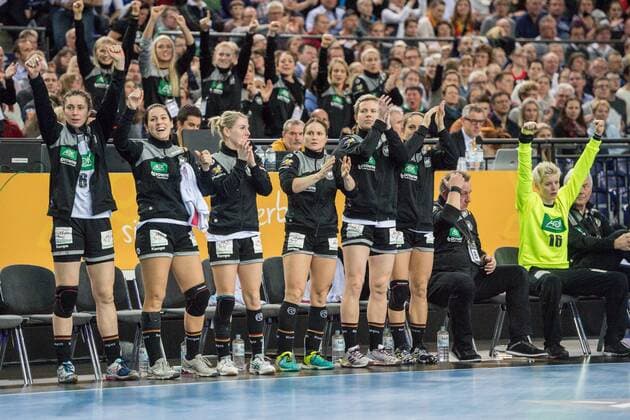 GER, IHF WM 2017, Deutschland (GER) vs. Niederlande (NLD) 08.12.2017, Arena, Leipzig, GER, IHF WM 2017, Deutschland (GER) vs. Niederlande (NLD), im Bild Jubel der deutschen Nationalmannschaft