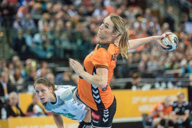 GER, IHF WM 2017, Deutschland (GER) vs. Niederlande (NLD) 08.12.2017, Arena, Leipzig, GER, IHF WM 2017, Deutschland (GER) vs. Niederlande (NLD), im Bild Lois Abbingh ( 8, Niederlande),