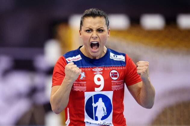 Handball, WM Damen, Norwegen - Schweden 171208 Norges Nora Mork jublar i matchen mellan Norge och Sverige under handbolls-VM den 8 december 2017 i Bietigheim Bissingen. Copyright: CARLxSANDIN BB171208CS032
