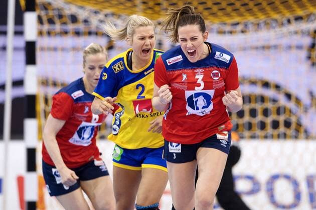 Handball, WM Damen, Norwegen - Schweden 171208 Norges Emelie Hegh Arntzen jublar i matchen mellan Norge och Sverige under handbolls-VM den 8 december 2017 i Bietigheim Bissingen. Copyright: CARLxSANDIN BB171208CS048