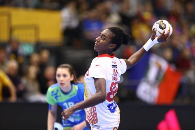 Alexandrina Cabral Barbosa (Spanien) beim Wurf, Spanien vs Slowenien, IHF Frauen Handball Weltmeisterschaft, 08.12.2017, Fotograf Neis Eibner Trier Copyright: xEibner-Pressefoto AlexanderxNeisx EP_ANS