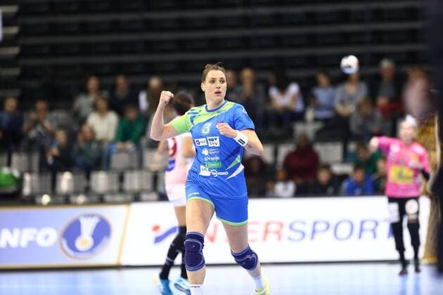 Teja Ferfolja (Slowenien) jubelt, Spanien vs Slowenien, IHF Frauen Handball Weltmeisterschaft, 08.12.2017, Fotograf Neis Eibner Trier Copyright: xEibner-Pressefoto AlexanderxNeisx EP_ANS