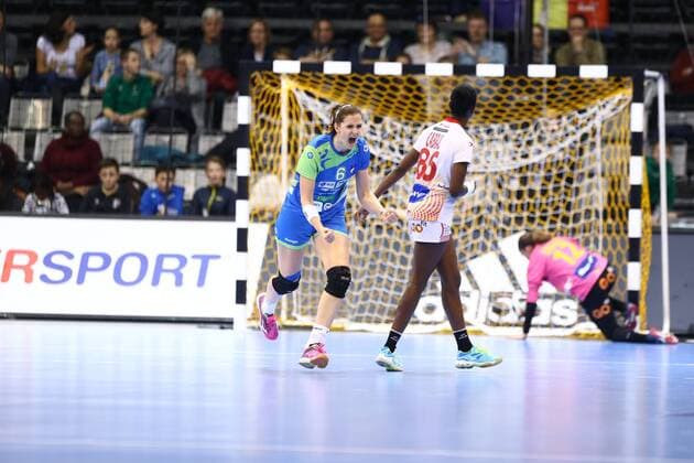 Ana Gros (Slowenien) jubelt, Spanien vs Slowenien, IHF Frauen Handball Weltmeisterschaft, 08.12.2017, Fotograf Neis Eibner Trier Copyright: xEibner-Pressefoto AlexanderxNeisx EP_ANS