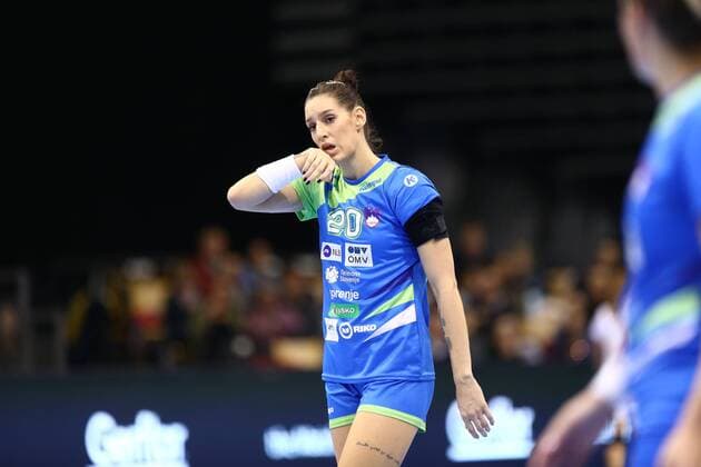 Alja Koren (Slowenien), Spanien vs Slowenien, IHF Frauen Handball Weltmeisterschaft, 08.12.2017, Fotograf Neis Eibner Trier Copyright: xEibner-Pressefoto AlexanderxNeisx EP_ANS