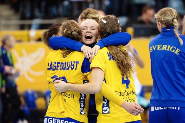 Handball, WM Damen, Norwegen - Schweden 171208 Sveriges Olivia Mellegard jublar efter matchen mellan Norge och Sverige under handbolls-VM den 8 december 2017 i Bietigheim Bissingen. Copyright: CARLxSANDIN BB171208CS082