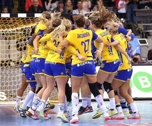 Handball, WM Damen, Norwegen - Schweden 08.12.2017, Deutschland, Bietigheim, Handball Weltmeisterschaft der Frauen: Länderspiel Norwegen vs. Schweden: Jubel Schweden