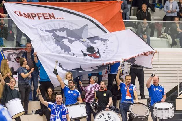 Fans, Publikum, Zuschauer, Stimmung VfB 91 Suhl Lotto Thüringen, Volleyball, 1. Bundesliga Frauen, Schwarz-Weiß Erfurt - VfB 91 Suhl Lotto Thüringen,