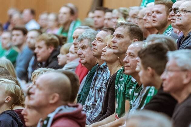Zuschauer Netzhoppers SolWo Königspark KW 09.12.2017, Netzhoppers SolWo Königspark KW Bestensee - Berlin Recycling Volleys, Volleyball-Bundesliga, Punktspiel, Königs Wusterhausen, Landkost-Arena