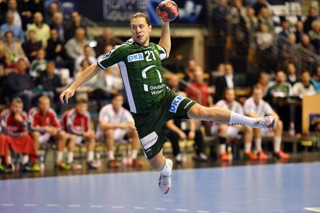 Matthias Zachrisson (Füchse), beim Wurf Füchse Berlin - MT Melsungen 1. Bundesliga, DKB-Handballbundesliga, 2017 2018 Herren, Männer, Maenner, Handball, Deutschland, Germany, Max-Schmeling-Halle Berlin, 10.12.2017