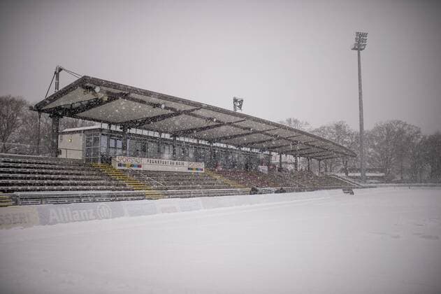 Fußball, Damen, 1. BL, 1. FFC Frankfurt - SGS Essen abgesagt 1. Frauen-Fußballbundesliga: 1. FFC Frankfurt - SG Essen; 10.12.2017 ; 1. FFC Frankfurt - SG Essen am 10.12.2017 im Stadion am Brentanobad, Frankfurt (Hessen),