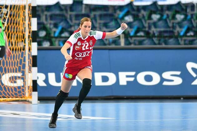 Handball, WM, Damen, Ungarn - Frankreich 2017.12.10 Lipsk Pilka Reczna Mistrzostwa Swiata Niemcy 2017 Wegry - Francja N z radosc Bernadett Bodi Foto Pawel Andrachiewicz PressFocus 2017.12.10 Lipsk Handball 23rd Women s World Championship WM Weltmeisterschaft 2017 Hungary - France radosc Bernadett Bodi Credit: Pawel Andrachiewicz PressFocus NEWSPIX.PL --- Newspix.pl FRANCE OUT!  20171210_PF_PA775