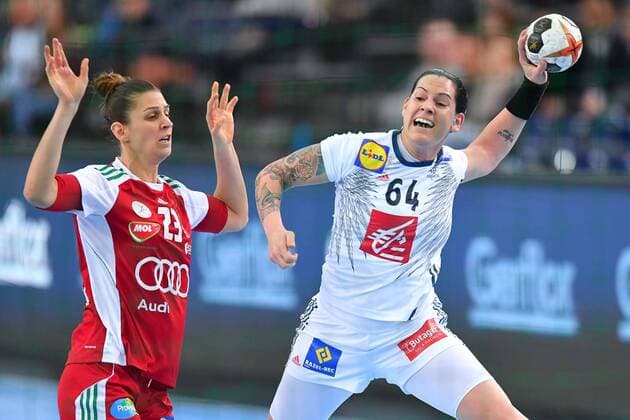 Handball, WM, Damen, Ungarn - Frankreich 2017.12.10 Lipsk Pilka Reczna Mistrzostwa Swiata Niemcy 2017 Wegry - Francja N z Alexadra Lacrabere Foto Pawel Andrachiewicz PressFocus 2017.12.10 Lipsk Handball 23rd Women s World Championship WM Weltmeisterschaft 2017 Hungary - France Alexadra Lacrabere Credit: Pawel Andrachiewicz PressFocus NEWSPIX.PL --- Newspix.pl FRANCE OUT!  20171210_PF_PA789