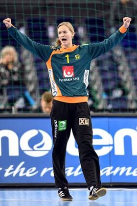 Handball, WM, Damen, Schweden - Slowenien 171210 Sveriges malvakt Johanna Bundsen jublar under attondelsfinalen mellan Sverige och Slovenien under handbolls-VM den 10 december 2017 i Leipzig. Copyright: CARLxSANDIN BB171210CS055