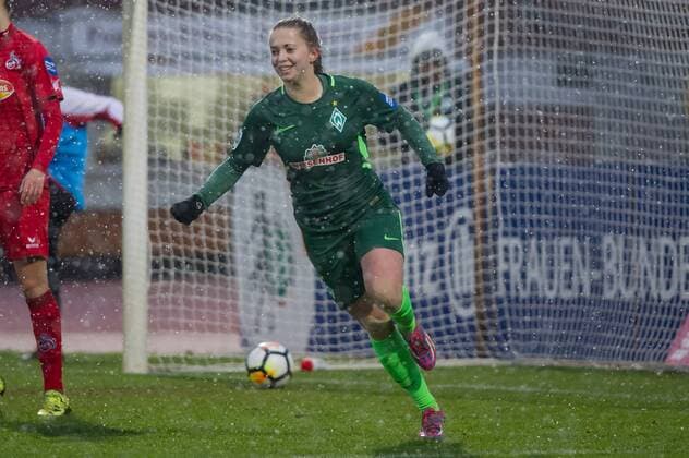 Nina Lührßen (Luehrssen, SV Werder Bremen, 4) mit Torjubel, Jubel, Freude über das Tor zum 3:0, Fussball, Allianz Frauen-Bundesliga, SV Werder Bremen - 1. FC Köln,