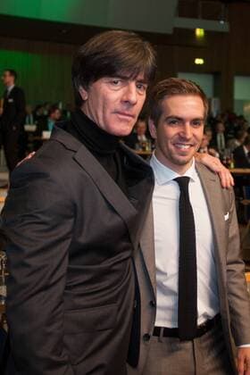 Joachim LOEW (li., LÖW, Jogi, Bundestrainer, GER) und Phillip LAHM (Ehrenkapitaen, GER) Ausserordentlicher DFB-Bundestag am 08.12.2017 in Frankfurt Deutschland. Â
