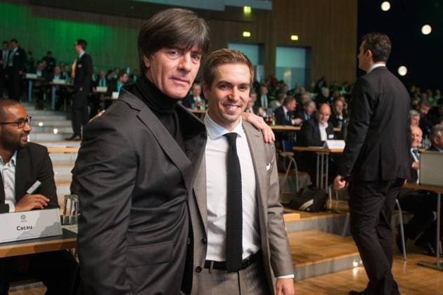 Joachim LOEW (li., LÖW, Jogi, Bundestrainer, GER) und Phillip LAHM (Ehrenspielfuehrer, GER), Ausserordentlicher DFB-Bundestag am 08.12.2017 in Frankfurt Deutschland. Â