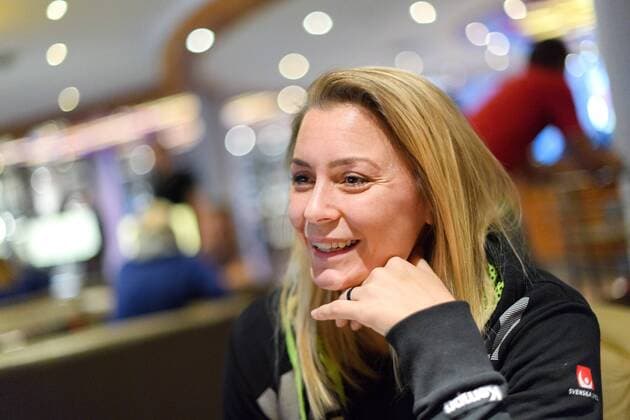 171211 Isabelle Gullden blir intervjuad pa en pressträff med det svenska landslaget under handbolls-VM den 11 december 2017 i Leipzig. Copyright: CARLxSANDIN BB171211CS007