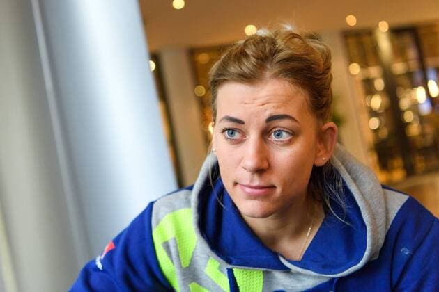 171211 Nathalie Hagman blir intervjuad pa en pressträff med det svenska landslaget under handbolls-VM den 11 december 2017 i Leipzig. Copyright: CARLxSANDIN BB171211CS022