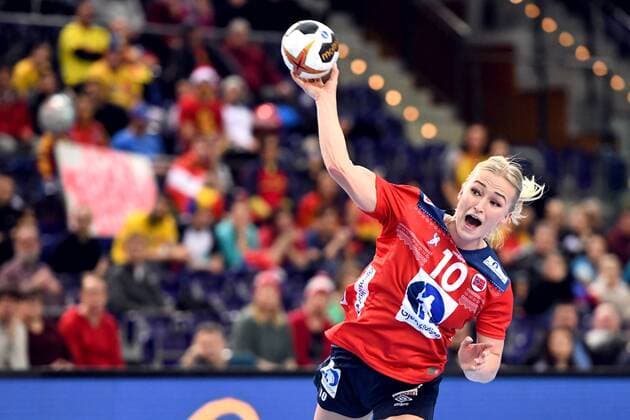 171211 Norges Stine Bredal Oftedal under attondelsfinalen mellan Spanien och Norge under handbolls-VM den 11 december 2017 i Leipzig. Copyright: CARLxSANDIN BB171211CS067