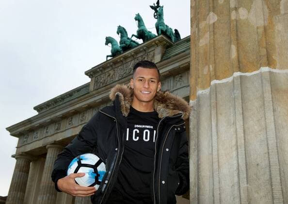 Fussball Berlin 14.11.2017 Hertha BSC BRANDENBURGER TOR Pariser Platz Davie SELKE Hertha BSC