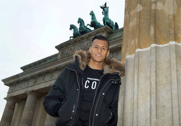Fussball Berlin 14.11.2017 Hertha BSC BRANDENBURGER TOR Pariser Platz Davie SELKE Hertha BSC