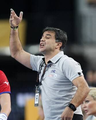 Leipzig, 11.12.2017, Arena Leipzig, Weltmeisterschaft 2017, Handball Frauen Achtelfinale. , Rumänien (ROU) vs Tschechien (CZE) 27:28 (17:14) , Im Bild: Trainer Ambrosio Jose MARTIN CEDRES (Rumänien) ,
