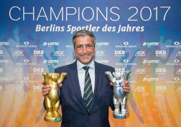 Sportler des Jahres in Berlin 09.12.2017 Champions 2017 Sieger Manager Trainer Kaweh Niroomand (Berlin Recycling Volleys Volleyball) und Sieger Mannschaft
