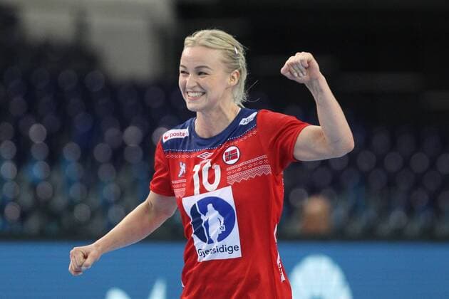 Leipzig, 11.12.2017, Arena Leipzig, Weltmeisterschaft 2017, Handball Frauen Achtelfinale. , Spanien (ESP) vs Norwegen (NOR) 23:31 (10:13) , Im Bild: Stine Bredal OFTEDAL (10, Norwegen) jubelt ,