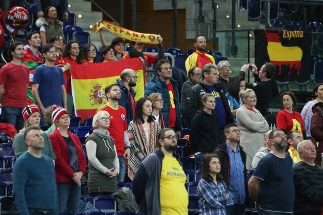 Leipzig, 11.12.2017, Arena Leipzig, Weltmeisterschaft 2017, Handball Frauen Achtelfinale. , Spanien (ESP) vs Norwegen (NOR) 23:31 (10:13) , Im Bild: spanische Fans ,