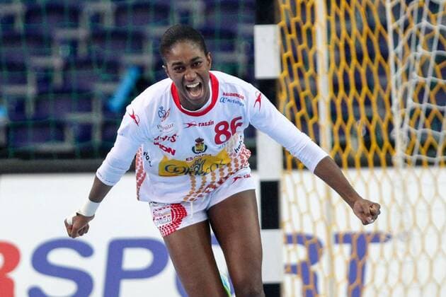 Leipzig, 11.12.2017, Arena Leipzig, Weltmeisterschaft 2017, Handball Frauen Achtelfinale. , Spanien (ESP) vs Norwegen (NOR) 23:31 (10:13) , Im Bild: Alexandrina CABRAL BARBOSA (86, Spanien) jubelt ,