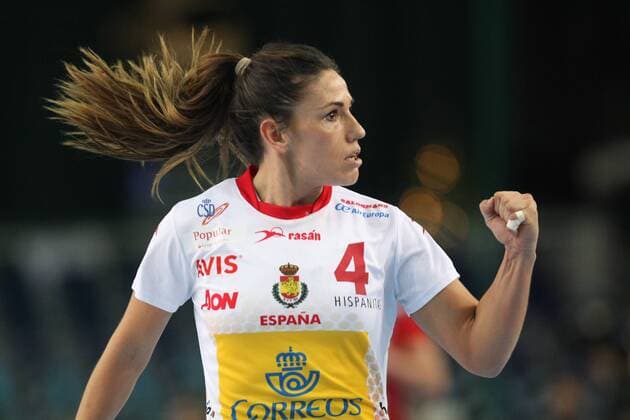 Leipzig, 11.12.2017, Arena Leipzig, Weltmeisterschaft 2017, Handball Frauen Achtelfinale. , Spanien (ESP) vs Norwegen (NOR) 23:31 (10:13) , Im Bild: Carmen D. MARTIN BERENGUER (4, Spanien) jubelt ,