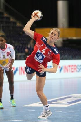 Leipzig, 11.12.2017, Arena Leipzig, Weltmeisterschaft 2017, Handball Frauen Achtelfinale. , Spanien (ESP) vs Norwegen (NOR) , Im Bild: Veronica Egebakken KRISTIANSEN (4, Norwegen) ,