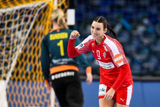 171212 Danmarks Fie Woller jublar i kvartsfinalen mellan Sverige och Danmark under handbolls-VM den 12 december 2017 i Leipzig. Copyright: CARLxSANDIN BB171212CS030