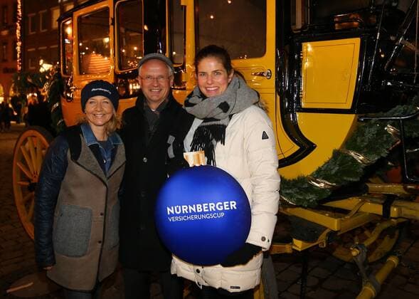 12.12.2017 - Tennis - WTA Tennis Damen NÜRNBERGER Versicherungscup 2018 - Pressetermin Pressekonferenz Fototermin - Christmas GetTogether - JüRa - Dr. Klemens Gsell (Sportbürgermeister Nürnberg), Dr. Armin Zitzmann (Vorstandsvorsitzender Nürnberger) Sandra Reichel (Turnierdirektorin) und Julia Görges (WTA 14) - Peter Söll (NCP)