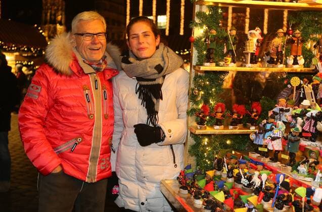12.12.2017 - Tennis - WTA Tennis Damen NÜRNBERGER Versicherungscup 2018 - Pressetermin Pressekonferenz Fototermin - Christmas GetTogether - JüRa - Dr. Klemens Gsell (Sportbürgermeister Nürnberg), Dr. Armin Zitzmann (Vorstandsvorsitzender Nürnberger) Sandra Reichel (Turnierdirektorin) und Julia Görges (WTA 14) - Peter Söll (NCP)