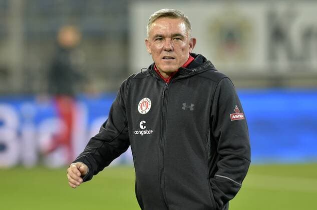 01-12-2017 pmk MZ156672 Fussball Herren 2.Bundesliga Saison 2017 2018 FC St.Pauli Hamburg Olaf JANSSEN -Trainer- St.Pauli