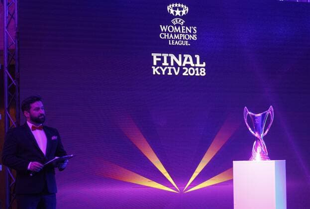 Fußball, CL, Finale-Logo wird in Kiew präsentiert December 12, 2017 - Kiev, Ukraine - The UEFA Women s Champions League trophy is pictured during the presentation of the logo of the 2018 Champions League final soccer match in Kiev, Ukraine, 12 December, 2017. The UEFA Champions League final will be played at the Olimpiyskiy stadium on 26 May 2018 in Kiev. Presentation of the logo of the 2018 UEFA Champions League final  - ZUMAn230 20171212_zaa_n230_181 Copyright: xStrx