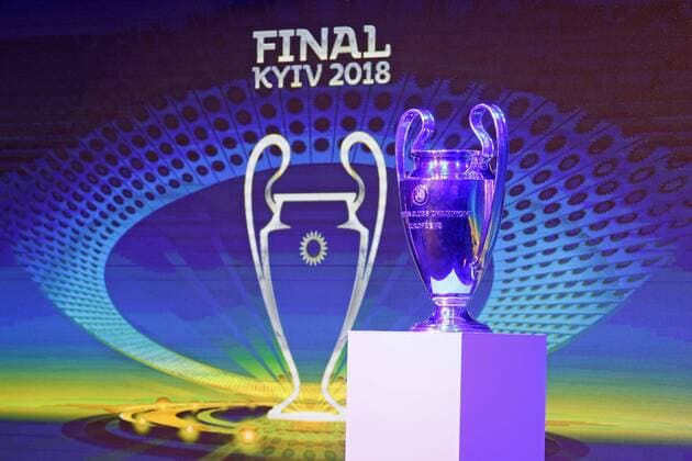 Fußball, CL, Finale-Logo wird in Kiew präsentiert December 12, 2017 - Kiev, Ukraine - The Champions League trophy and the logo of the 2018 UEFA Champions League final on display, during the presentation of the logo of the 2018 UEFA Champions League final in Kiev, Ukraine, on 12 December 2017. The UEFA Champions League final will be played at the Olimpiyskiy stadium in Kiev on 26 May 2018. Presentation of the logo of the 2018 UEFA Champions League final - ZUMAg194 20171212_zap_g194_008 Copyright: xSergxGlovnyx
