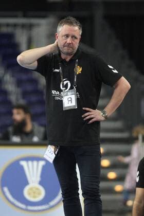 Frankreich - Montenegro Handball Frauen WM Leipzig, 12.12.2017, Arena Leipzig, Weltmeisterschaft 2017, Handball Frauen Viertelfinale. , Frankreich (FRA) vs Montenegro (MNE) 25:22(12:10) , Im Bild: Trainer Per JOHANSSON (Montenegro) ,