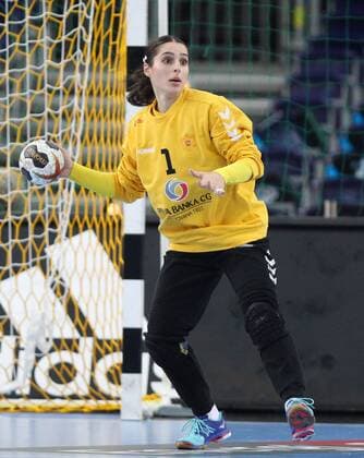 Leipzig, 12.12.2017, Arena Leipzig, Weltmeisterschaft 2017, Handball Frauen Viertelfinale. , Frankreich (FRA) vs Montenegro (MNE) 25:22(12:10) , Im Bild: Torfrau Marina RAJCIC (1, Montenegro) ,