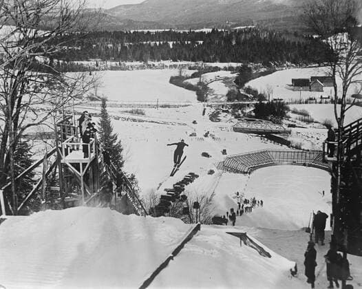 Glass plate mono negative EU PLANET23033 United States Sky practice opens for Olympic Games Olympische Spiele Olympia OS at Lake Placid . Practice has begun for the ski contests of the Olympic games at Lake Placid , New York . Stanislaw Marusarz , a member of the Polish ski team practicing at the Olympic Games ski jump at Intervale , Lake Placid , New York . 5 February 1932  UnitedArchives80966963