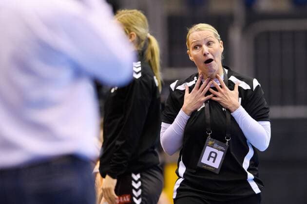 Handball, WM Damen, Niederlande - Tschechien 171213 Nederländernas förbundskapten Helle Thomsen i kvartsfinalen mellan Nederländerna och Tjeckien under handbolls-VM den 13 december 2017 i Magdeburg. Copyright: CARLxSANDIN BB171213CS001
