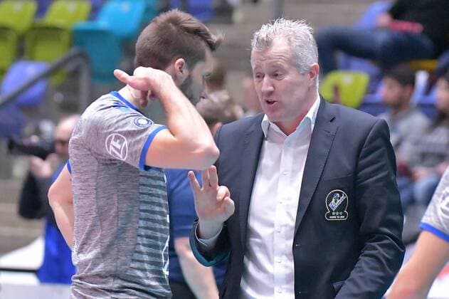 13.12.2017, xtkx, Volleyball Herren DVV Pokal, United Volleys Frankfurt - VfB Friedrichshafen, emspor, v.l. Simon Tischer (Friedrichshafen) , Vitali Heynen (Friedrichshafen)}, Frankfurt