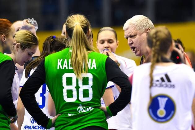 Handball, WM Damen, Norwegen - Russland 171213 Rysslands förbundskapten Evgenii Trefilov i kvartsfinalen mellan Norge och Ryssland under handbolls-VM den 13 december 2017 i Magdeburg. Copyright: CARLxSANDIN BB171213CS070