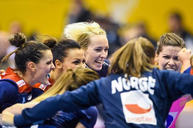 Handball, WM Damen, Norwegen - Russland 171213 Norges malvakt Katrine Lunde jublar efter kvartsfinalen mellan Norge och Ryssland under handbolls-VM den 13 december 2017 i Magdeburg. Copyright: CARLxSANDIN BB171213CS090