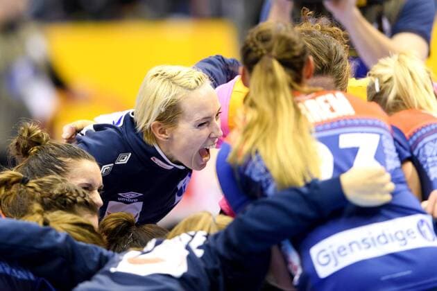 Handball, WM Damen, Norwegen - Russland 171213 Norges malvakt Katrine Lunde jublar efter kvartsfinalen mellan Norge och Ryssland under handbolls-VM den 13 december 2017 i Magdeburg. Copyright: CARLxSANDIN BB171213CS101