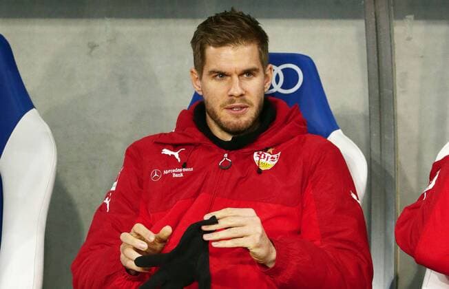 Stuttgart , Fußball Bundesliga TSG 1899 Hoffenheim vs. VfB Stuttgart , Simon Terodde ( VfB ) auf der Bank