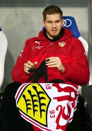Stuttgart , Fußball Bundesliga TSG 1899 Hoffenheim vs. VfB Stuttgart , Simon Terodde ( VfB ) auf der Bank