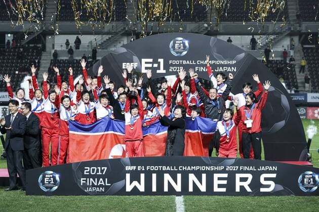Themen der Woche - SPORT Bilder des Tages - SPORT CHIBA, JAPAN - DECEMBER 15: North Korean players cerebrate the East Asian Champions at the award ceremony following their 2-0 victory the EAFF E-1 Women s Football Championship between Japan and North Korea at Fukuda Denshi Arena on December 15, 2017 in Chiba, Japan.  Copyright: xVCGx CFP111140898369 